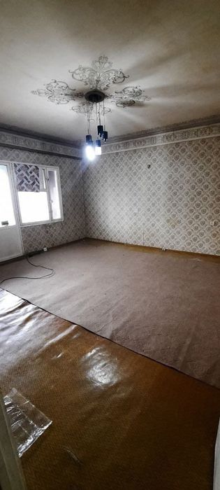 Ц-6 Продается 4 комнатная квартира метро Минор