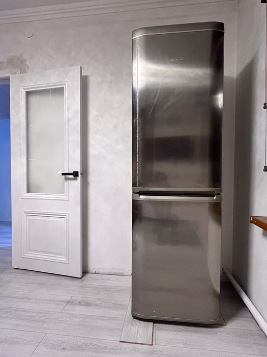 Холодильник HOTPOINT