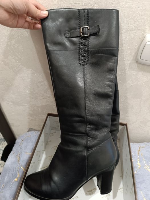 Кожанные сапоги женские