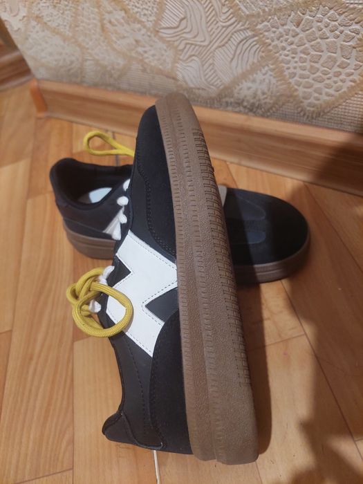 Женские кроссовка