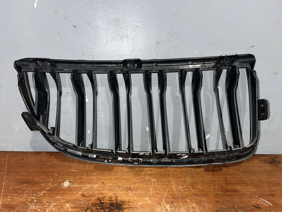 Grile capota BMW Seria 3 e90 facelift