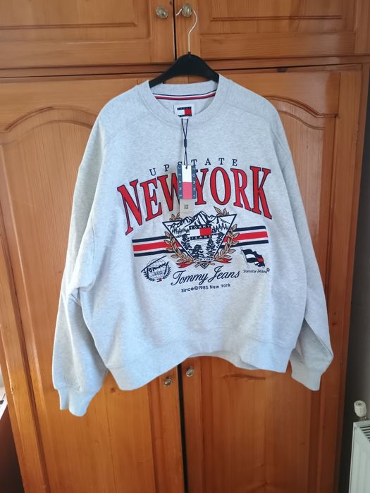 Нов суичър TOMMY JEANS