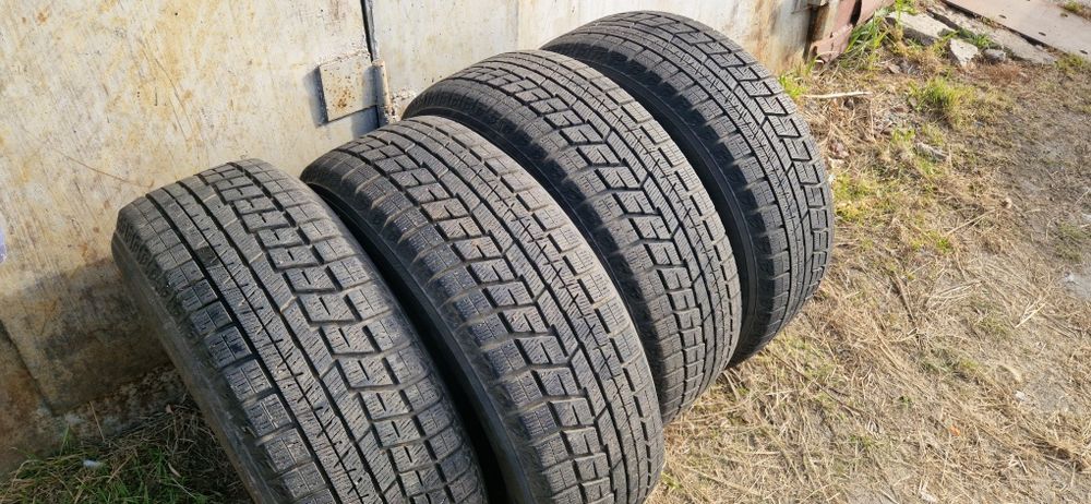 Шины зимние,  липучка