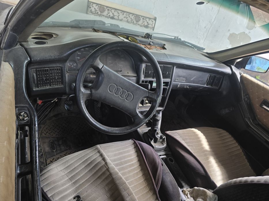 Продам машину Audi 80