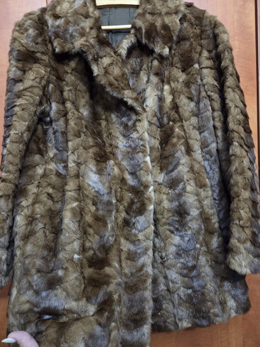 Scurtă din nurcă tunsă nouă