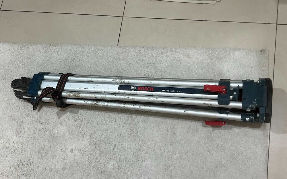 Nivel optic Bosch GOL 26 G profesional cu trepied Bosch BT160