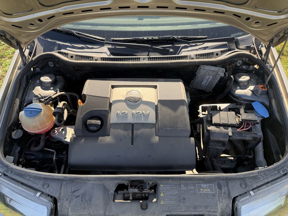 Dezmembrez Skoda Fabia 1.2 benzina 2006