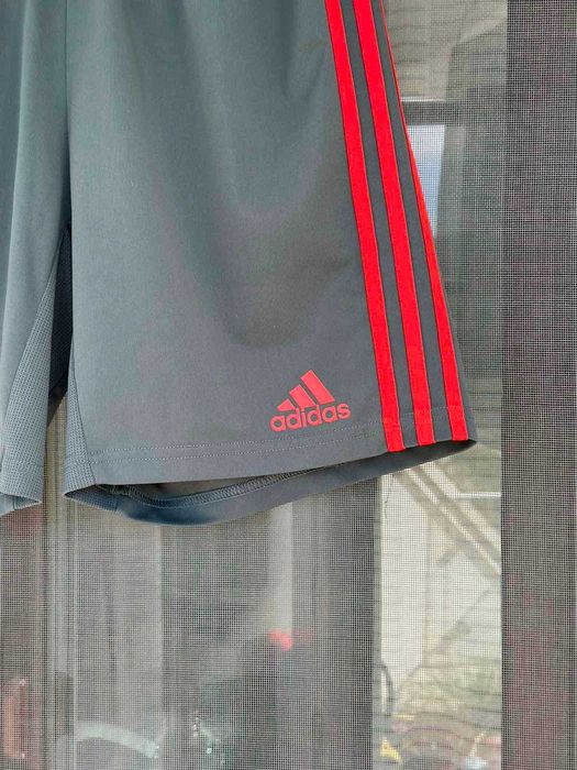 Къси панталони Adidas (FC Bayern Munchen)- размер 164см(13-14Y), Отлично състояние