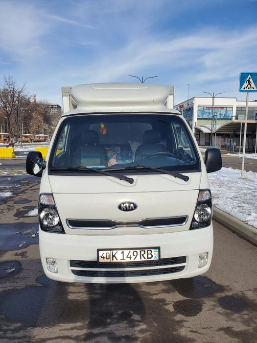 Киа Бонго 1т 2012й  165000км