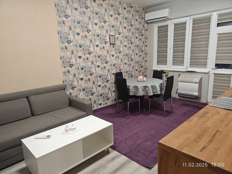 Дава се под наем Двустаен апартамент в Ямбол, Център - 55 кв.м за 56.1 € - Снимка #1