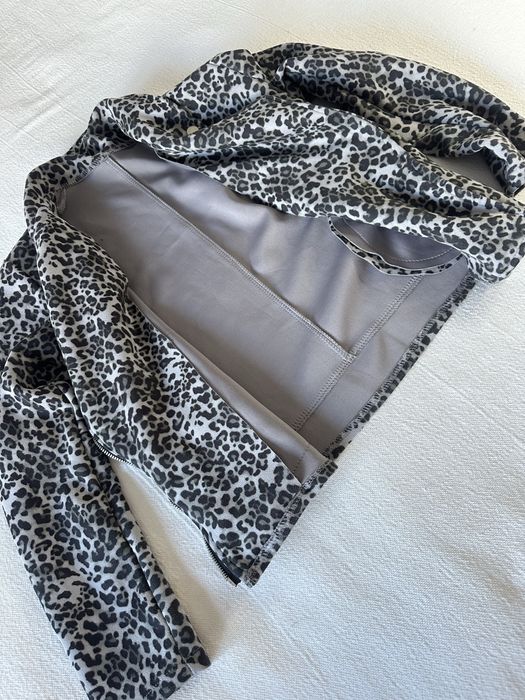 Jachetă S animal print
