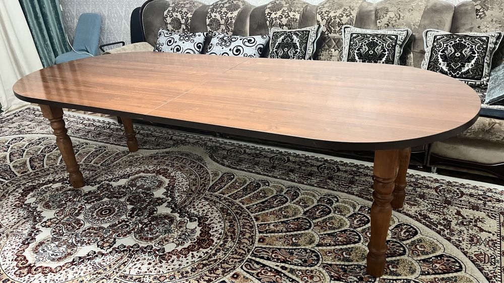 Стол для гостиной