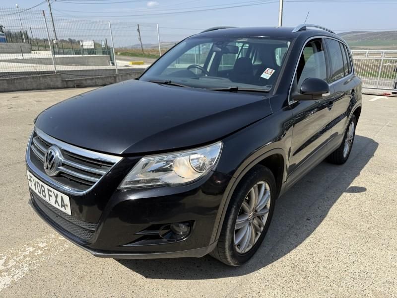 Bara fata completa Volkswagen Tiguan SUV culoare negru - lc9x