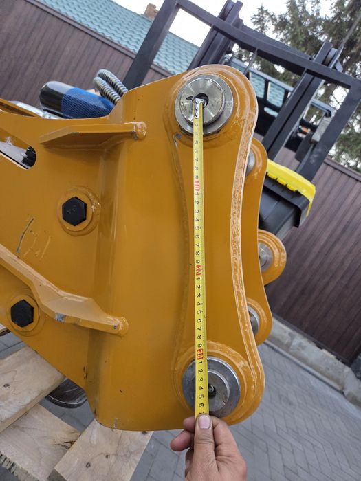 Продам гидромолот НОВЫЙ на 3в1 JCB CAT