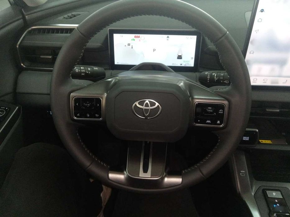 Toyota RAV4 Model Dual-Engine 2.0L Two-Wheel Drive Luxury Edition