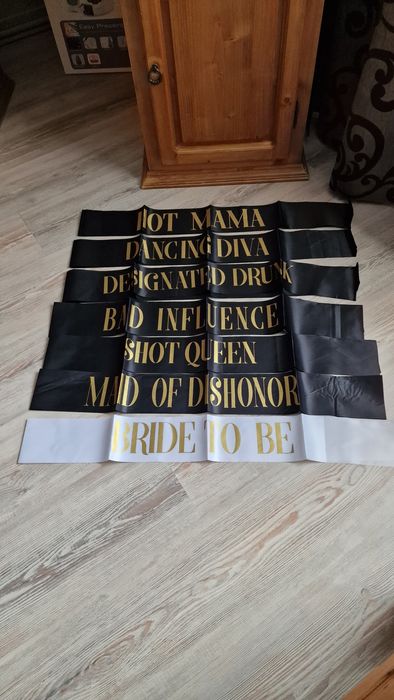 Set nou panglici Bide to be alb + 6 pentru burlacite pe negru cu auriu