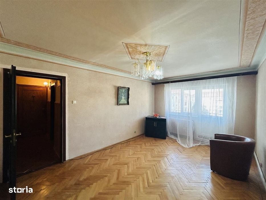 Apartament 3 camere de vânzare – 76 mp + 2 balcoane – zona Siretului