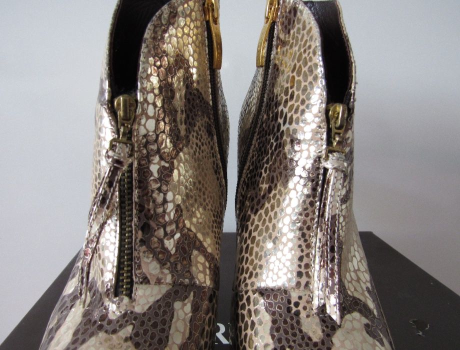 Стилни дамски боти в змийски златен принт
