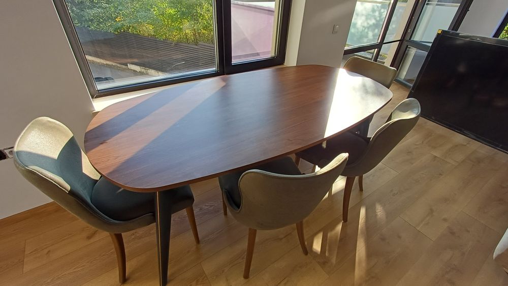 Маса с размер 200/100 и 6 стола