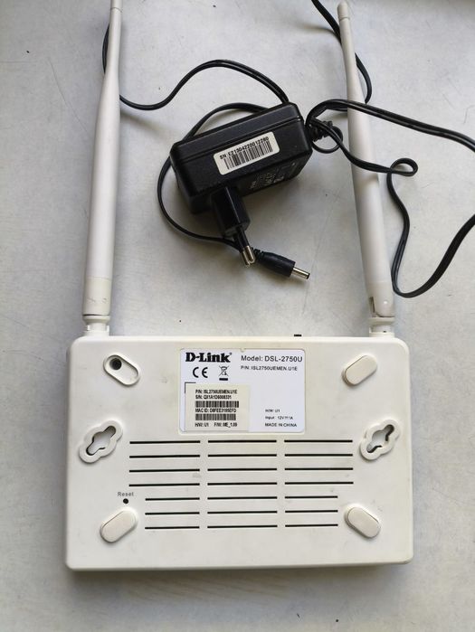 Беспроводной маршрутизатор (Wi-Fi роутер) D-Link (белый, 4 порта, DSL-