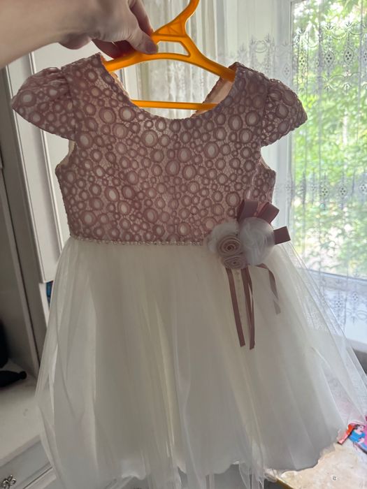 Платья на 5,6,7 лет