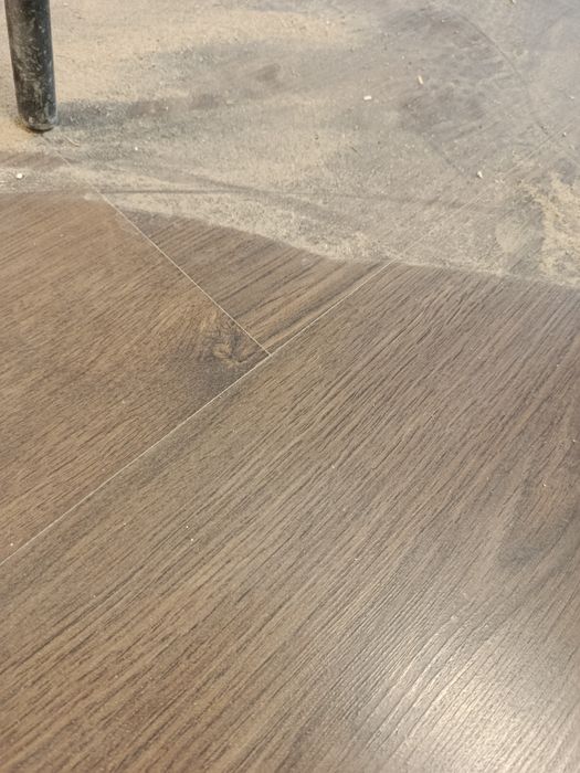 Отдаю остаток ламината дуб Табако