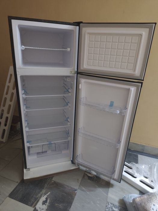 Ferre xolodilnik yangi upakovka. Hujjatlar joyida