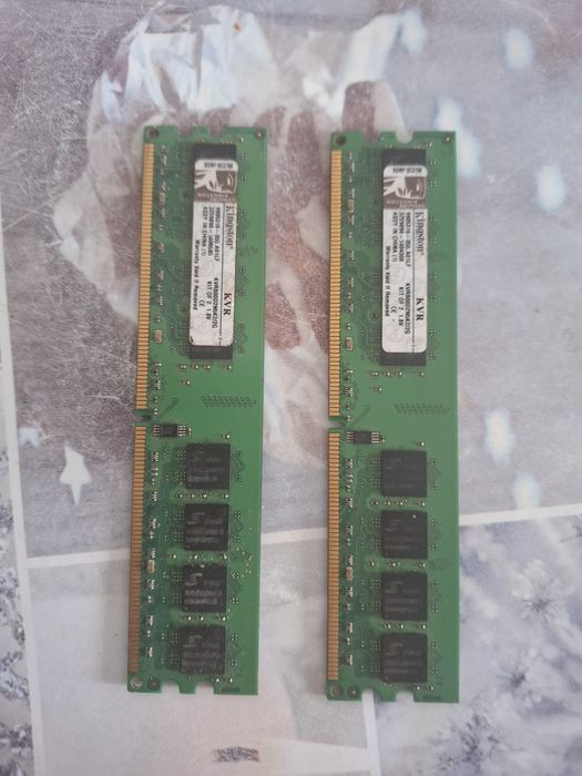 Vind 2 placute ram unitate pc