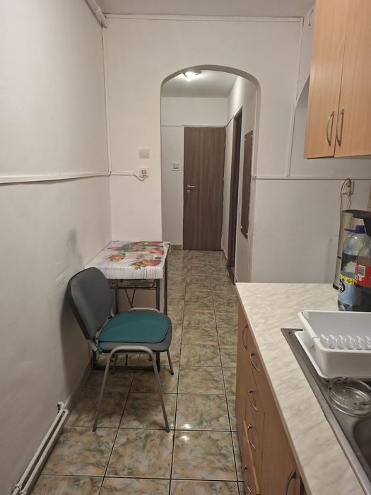 Vand apartament cu 3 camere zona Dambu Pietros