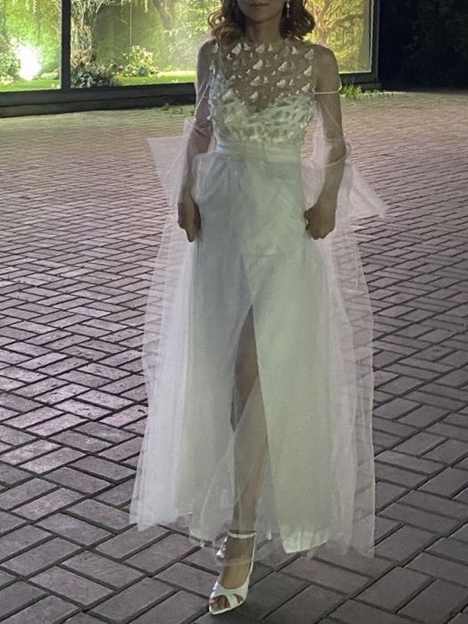 платье белое с накидкой