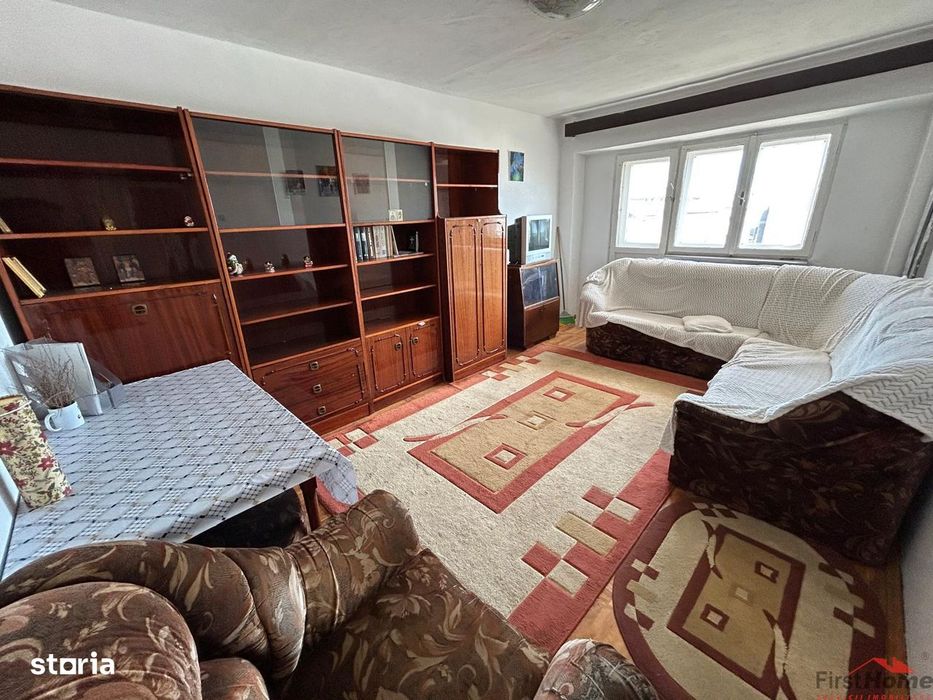 Apartament cu 3 camere de vanzare, zona Ceasul Rau — fotografia 1