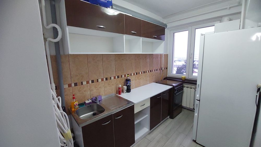 Mobila bucatarie  stare buna .