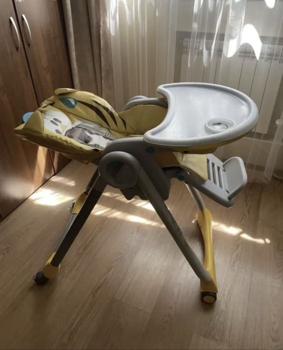 Стульчик со столиком для кормления