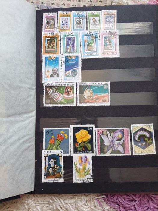 Продавам класьор с марки.