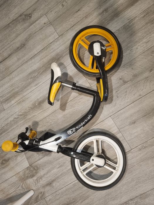 Set de 2 biciclete, o trotineta  si carucior pentru copii