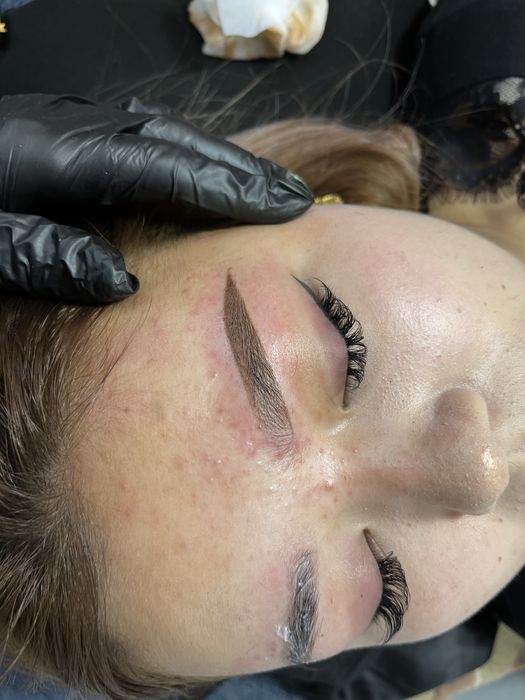 Перманентный макияж и наращивание ресницы.