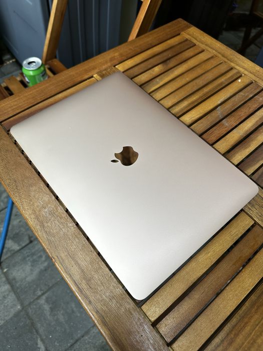 MacBook Air 13.3” Rose Gold 2019 256 Gb 232 Cicluri