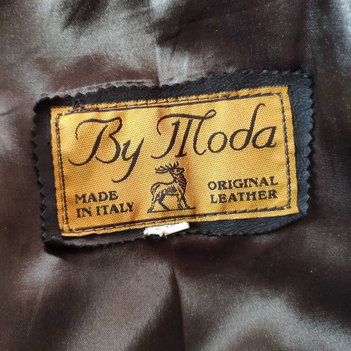 Vând haină piele naturala bărbat model deosebit