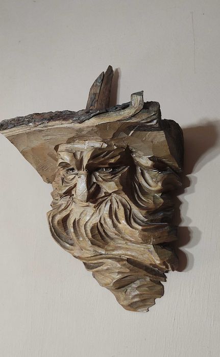 Sculptură de lemn - moș