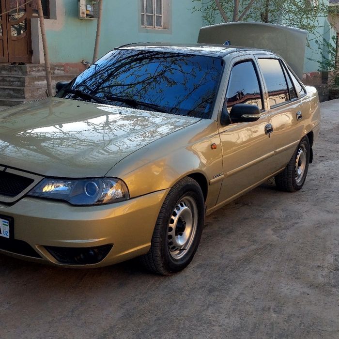 Nexia 2 dons 1.6  1000$ surtilgan