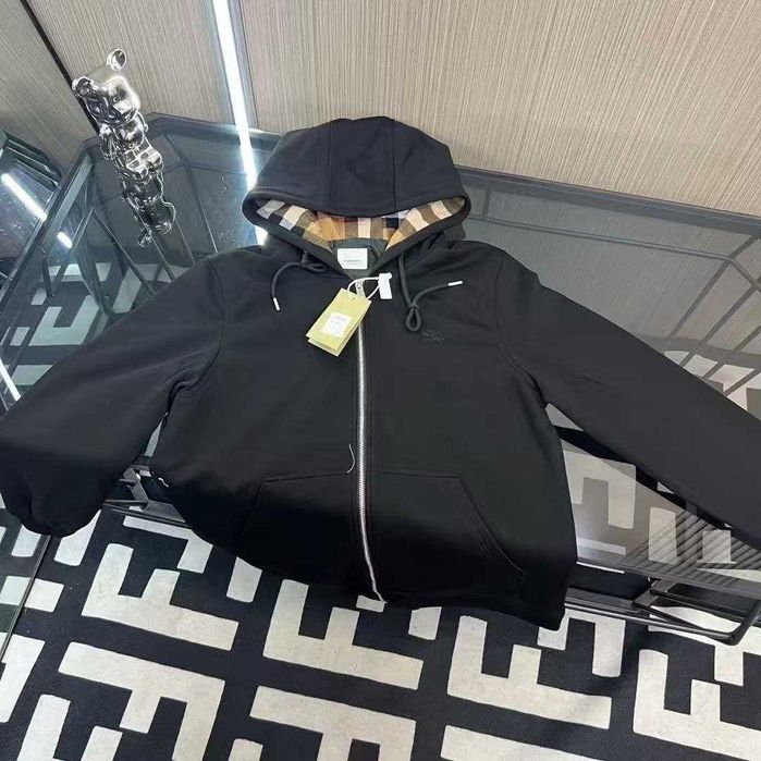 зипка от бренда Burberry