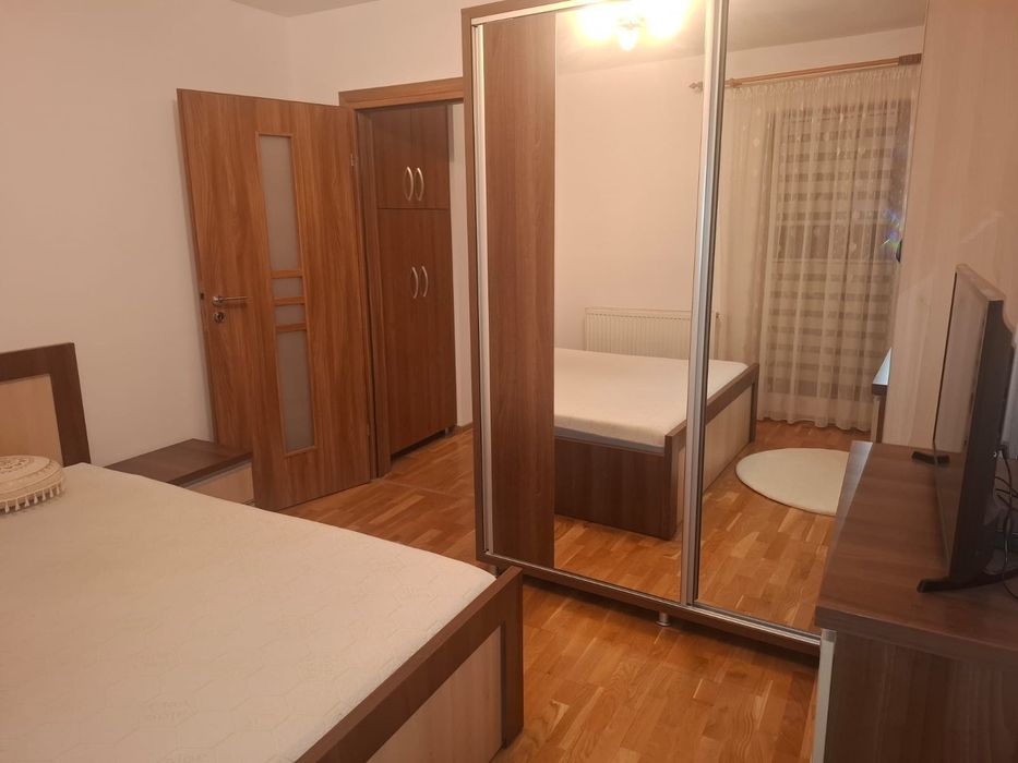 De închiriat apartament 3 camere, zona Doamna Stanca