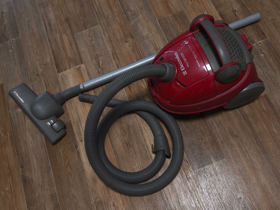 Пылесос Electrolux Ergospace ZE2234