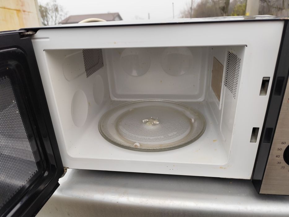 Placa fierbinte FIF, cuptor cu microunde Daewoo