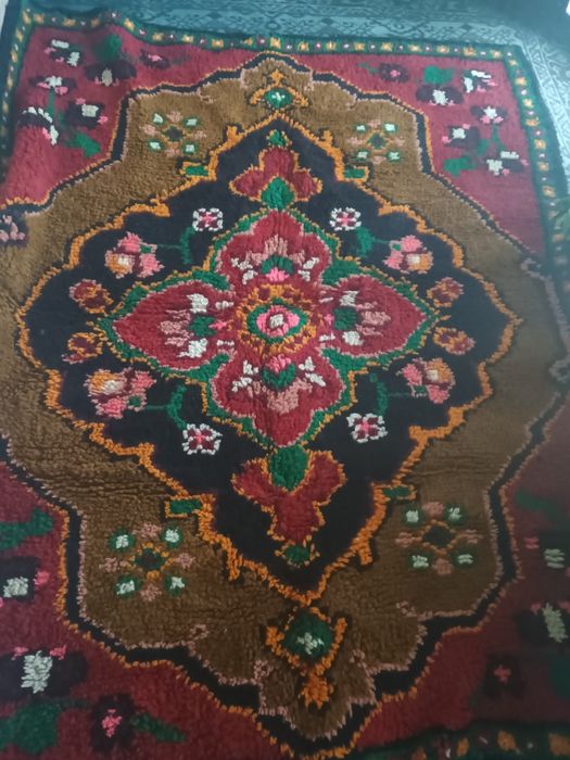 Нов килим 100 % вълна