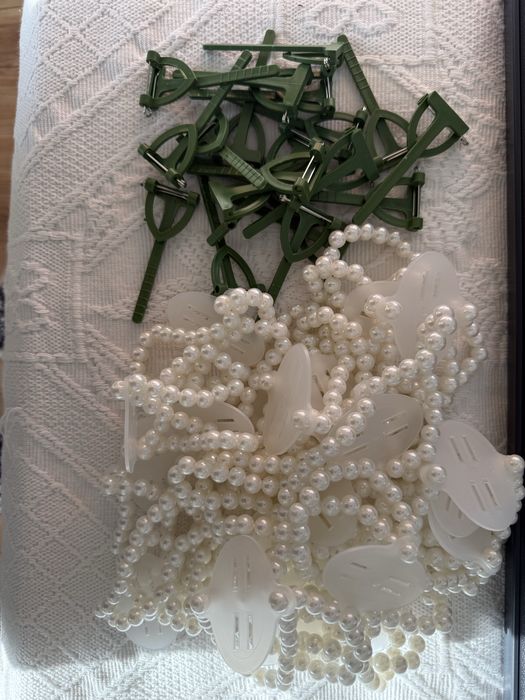 Аксесоари за сватба: кощници, було, табели, панделки,бутониери