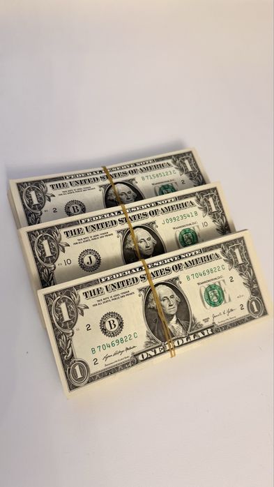 Пачка орининал 100 штук долларовые купюры