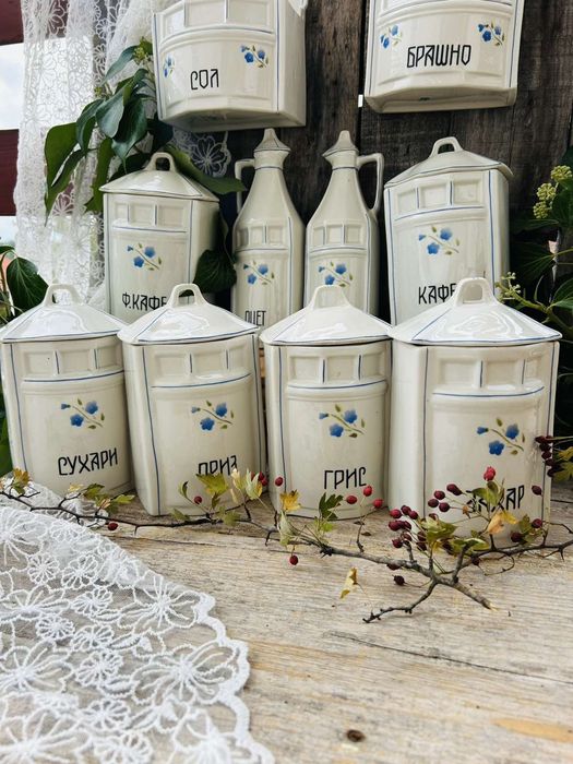 Порцеланови буркани за подправки