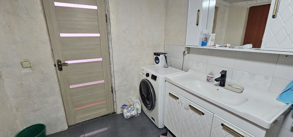 Продам  6-ти комнатный частный дом