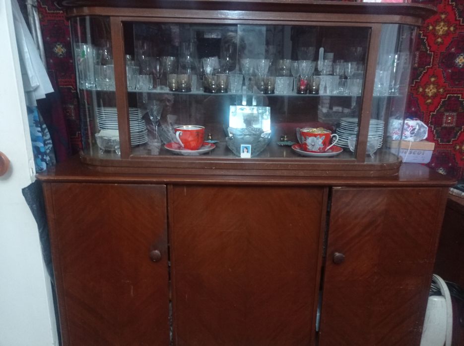 Сервант горка с гарантией